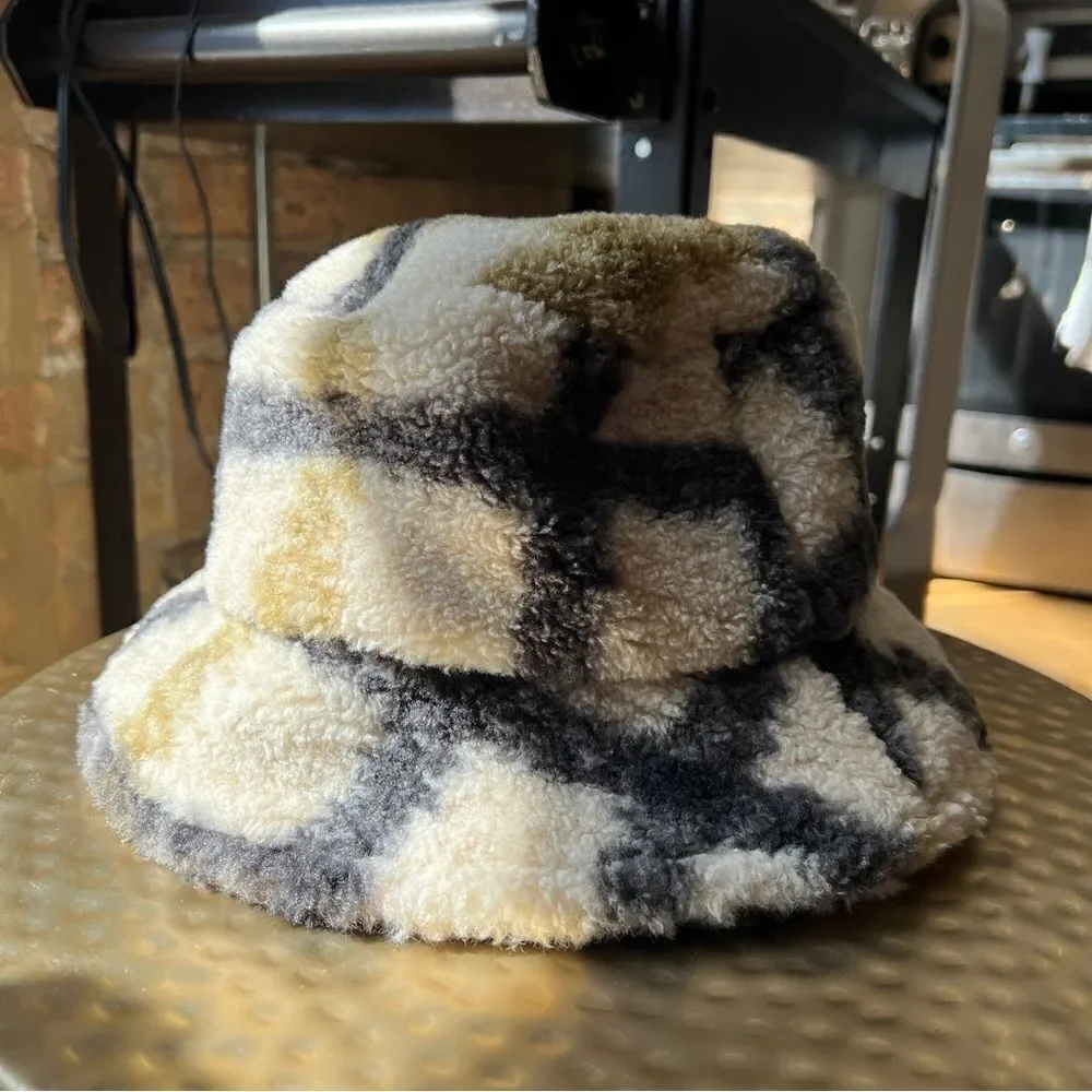 Raya Ivory Plaid Teddy Bucket Hat | Shiraleah | NWT